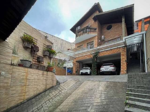 Casa de Rua (aberta) para Venda em Cotia - 4