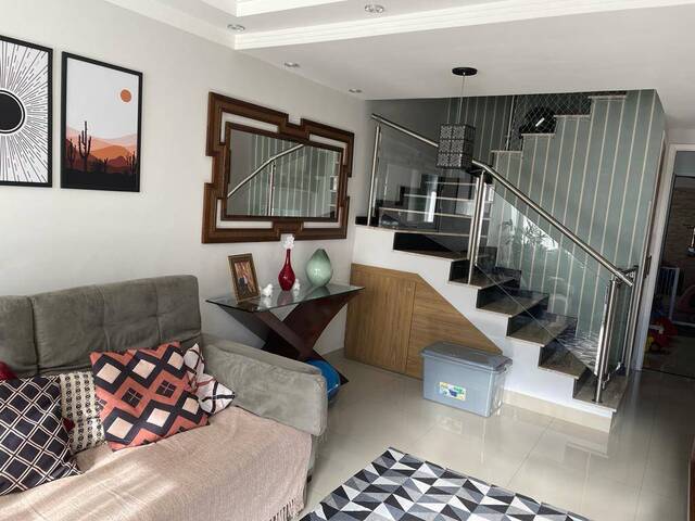 #1423GUTTO - Casa em condomínio para Venda em Cotia - SP