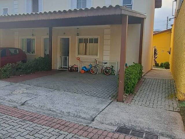 #1787ADRIAN - Casa em condomínio para Venda em Carapicuíba - SP