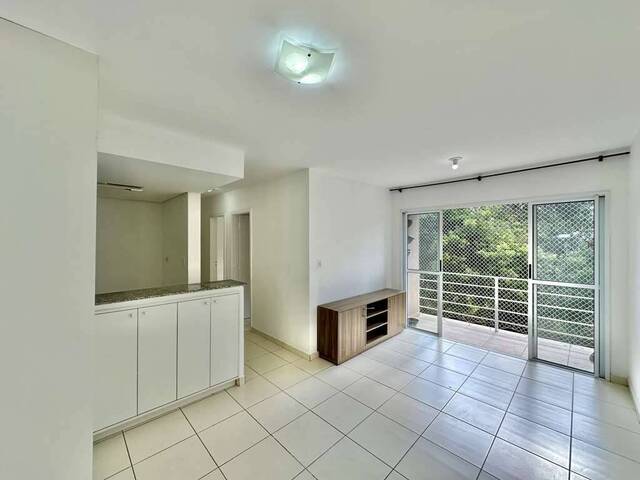 #646G - Apartamento para Venda em Cotia - SP