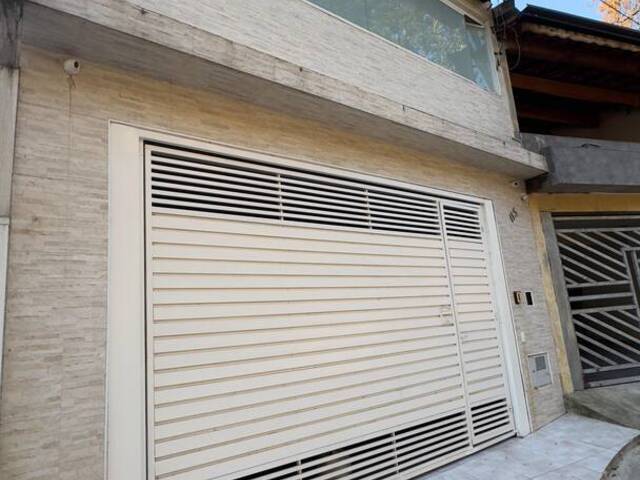 #2215 - Casa de Rua (aberta) para Venda em Cotia - SP