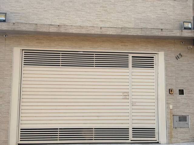 #2215 - Casa de Rua (aberta) para Venda em Cotia - SP