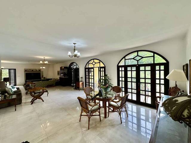 #F145G - Casa em condomínio para Venda em Cotia - SP