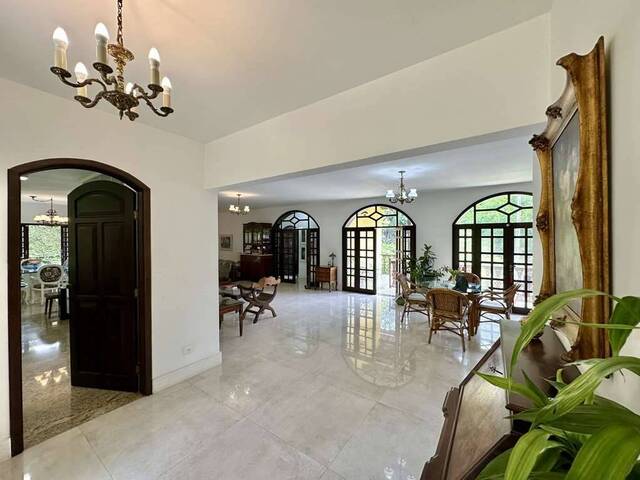 #F145G - Casa em condomínio para Venda em Cotia - SP