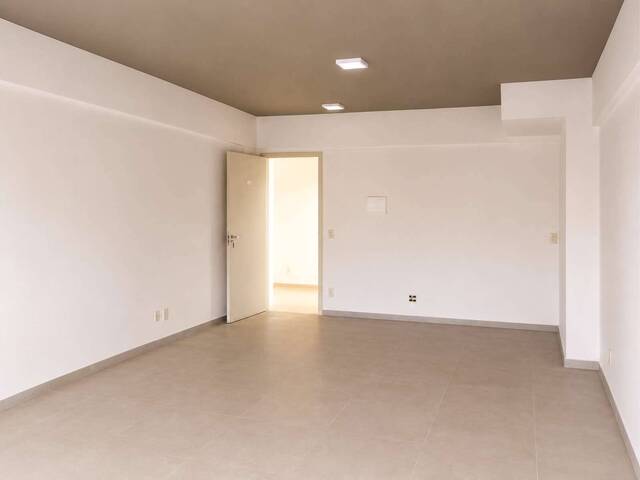 Sala para Venda em Cotia - 3