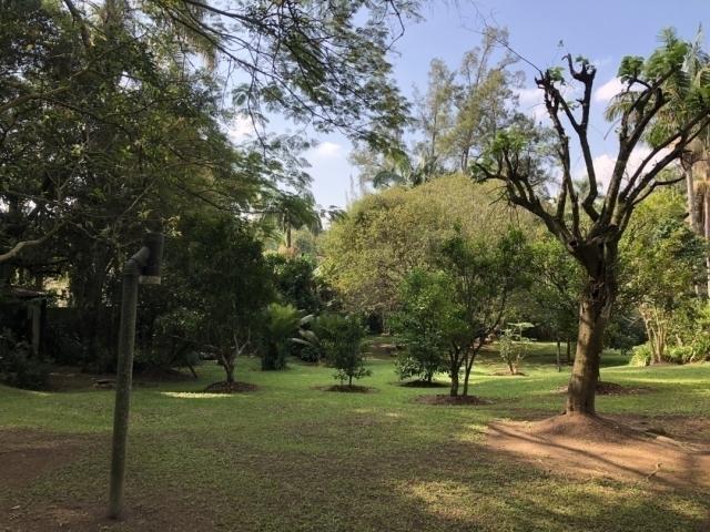 Terreno em Rua Fechada para Venda em Cotia - 4